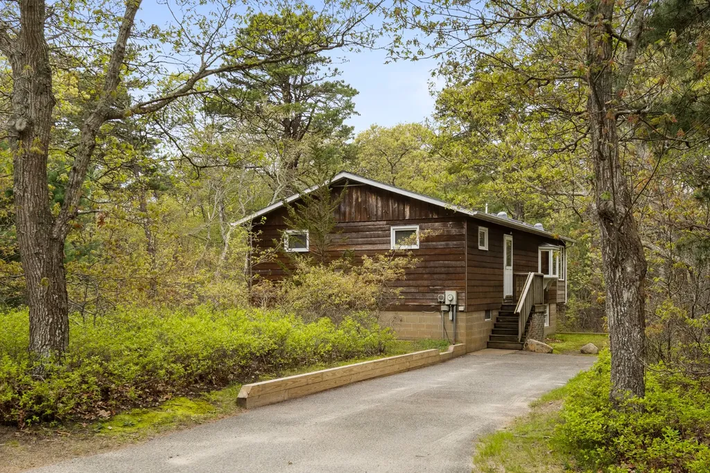 68 Shawanue Avenue Oak Bluffs MA 02557