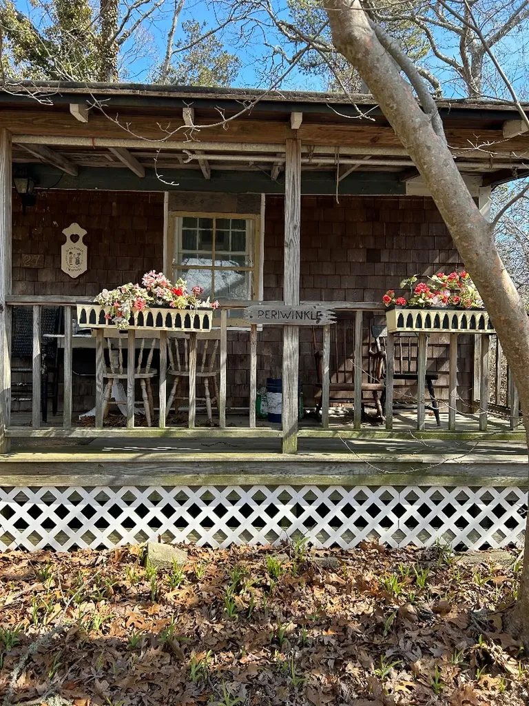 27 East Side Road Oak Bluffs MA 02557