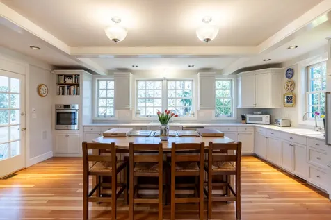 49 William Street Vineyard Haven MA 02568