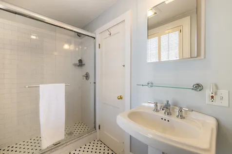49 William Street Vineyard Haven MA 02568