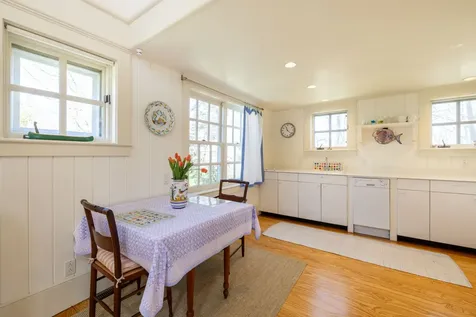 49 William Street Vineyard Haven MA 02568