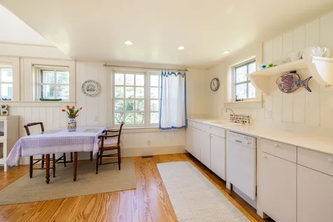 49 William Street Vineyard Haven MA 02568
