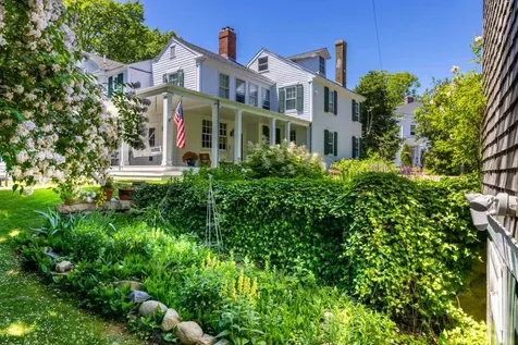 49 William Street Vineyard Haven MA 02568