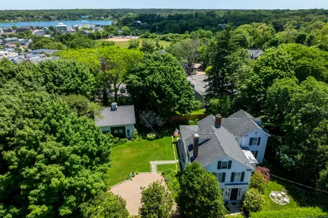 49 William Street Vineyard Haven MA 02568