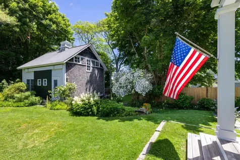 49 William Street Vineyard Haven MA 02568