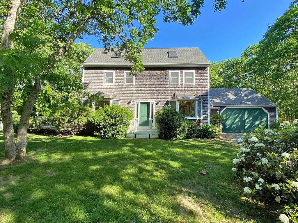 19 Duncan Close Edgartown MA 02539