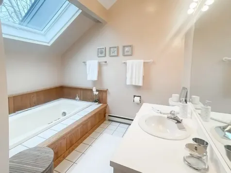 40 Hidden Cove Road Oak Bluffs MA 02557