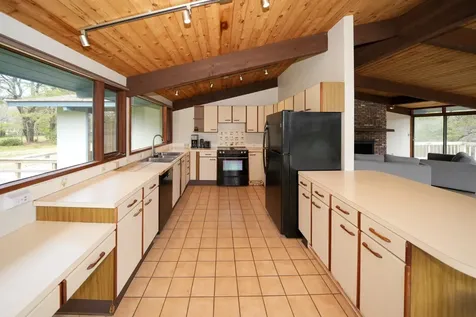 3 Danls Way West Tisbury MA 02575