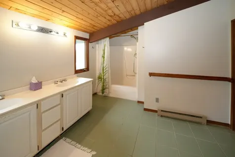 3 Danls Way West Tisbury MA 02575