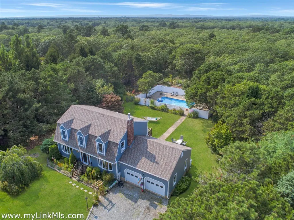 163 Charles Neck Way West Tisbury MA 02575