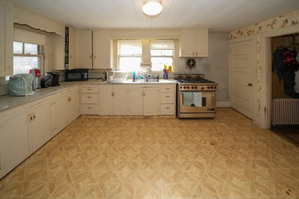 280 State Road Vineyard Haven MA 02568