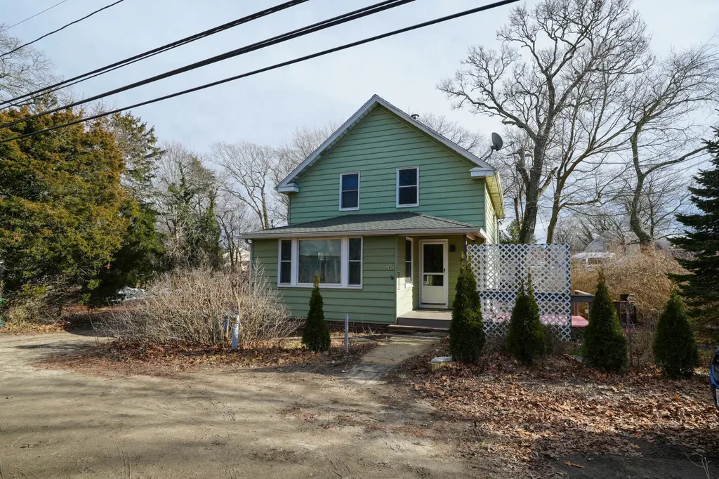 280 State Road Vineyard Haven MA 02568