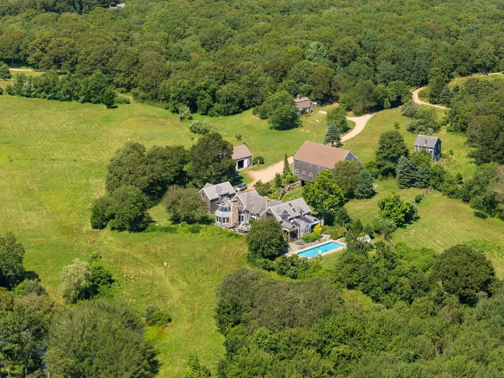 140 Merry Farm Road West Tisbury MA 02568