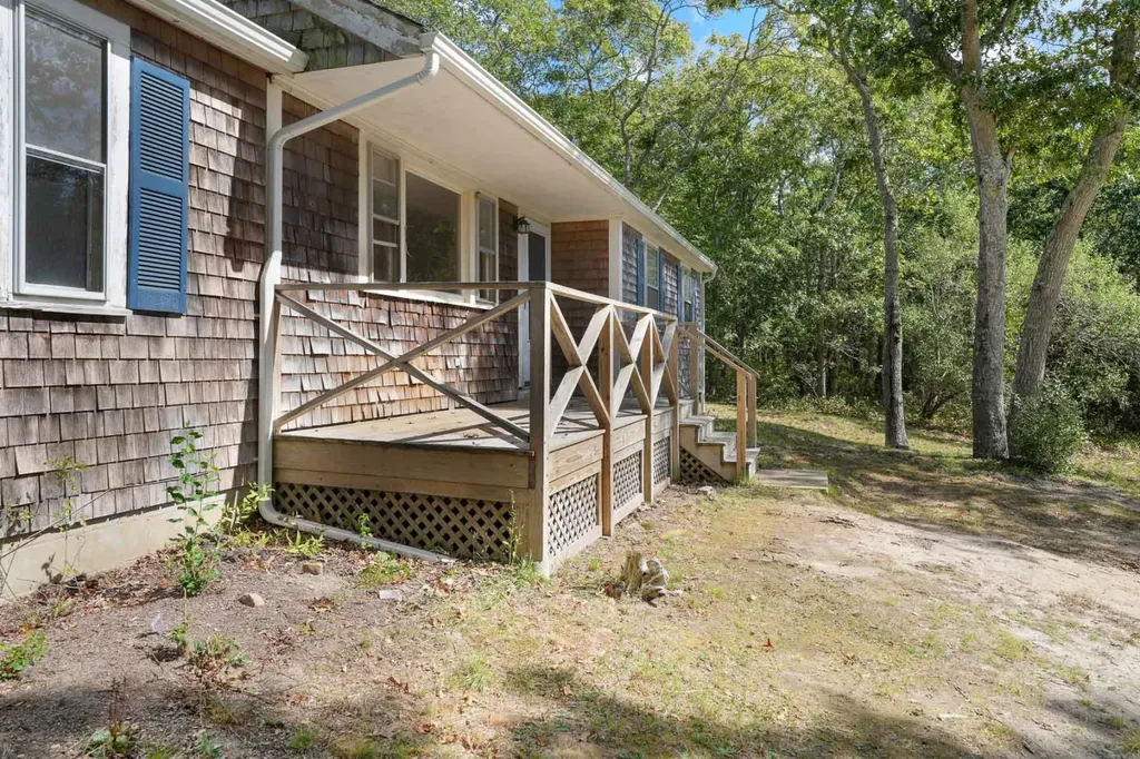 6 Sachem Way Oak Bluffs MA 02557