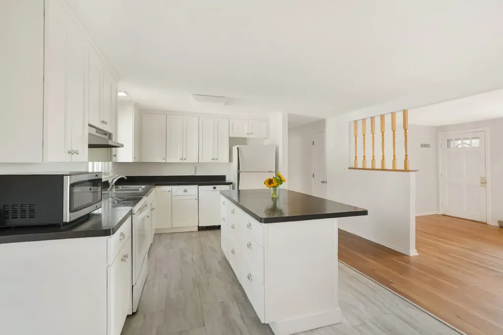 6 Sachem Way Oak Bluffs MA 02557