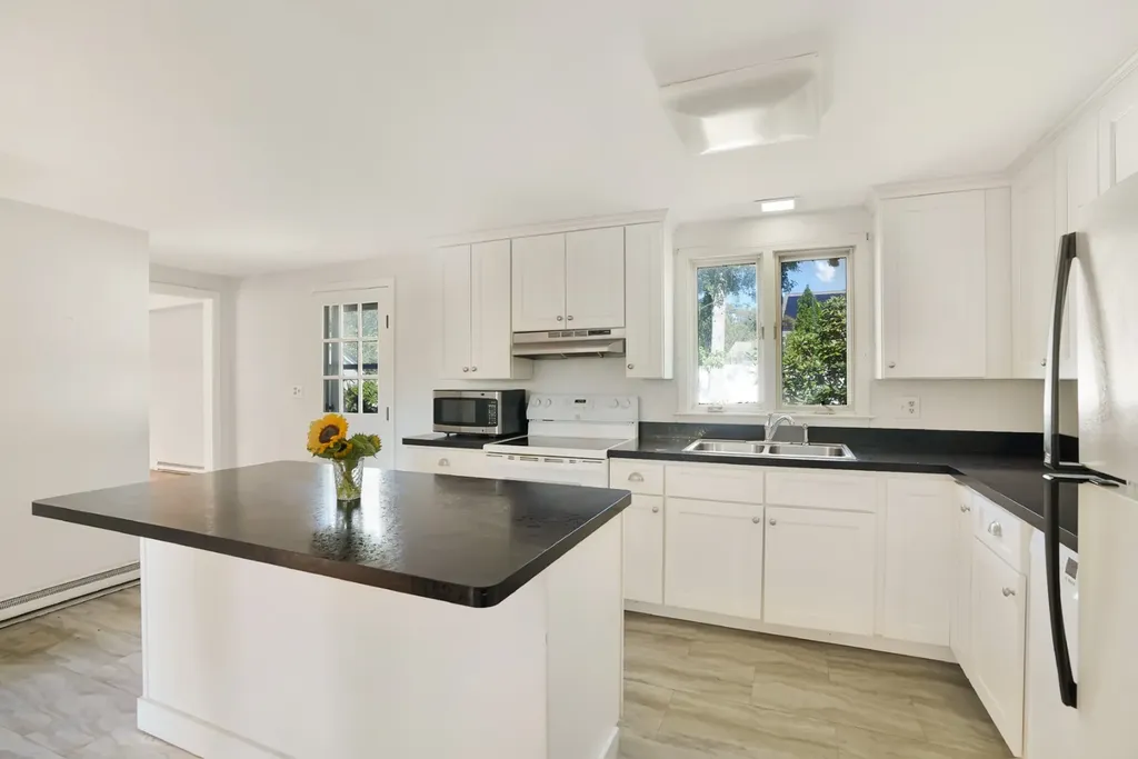 6 Sachem Way Oak Bluffs MA 02557