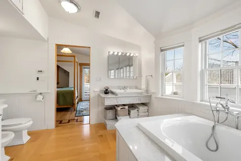 62 North Summer Street Edgartown MA 02539