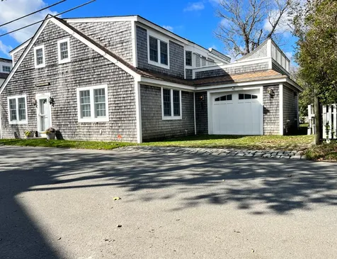 62 North Summer Street Edgartown MA 02539