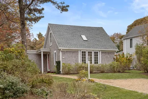 87 Schoolhouse Road Edgartown MA 02539