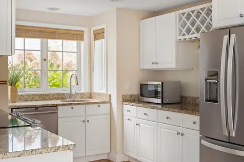 87 Schoolhouse Road Edgartown MA 02539