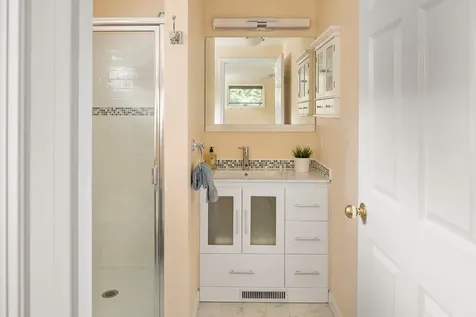 87 Schoolhouse Road Edgartown MA 02539