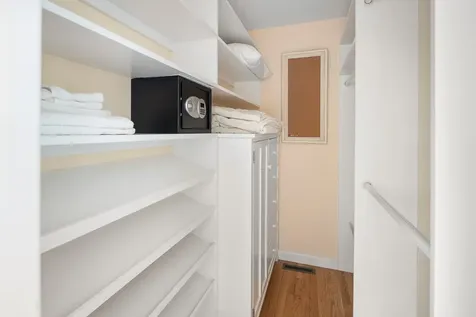 87 Schoolhouse Road Edgartown MA 02539