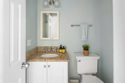 87 Schoolhouse Road Edgartown MA 02539