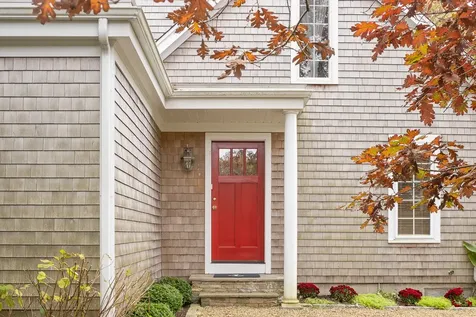 87 Schoolhouse Road Edgartown MA 02539