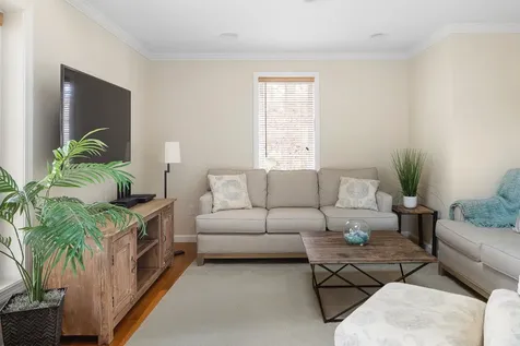 87 Schoolhouse Road Edgartown MA 02539