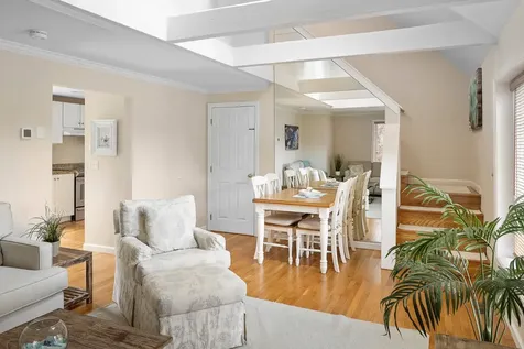 87 Schoolhouse Road Edgartown MA 02539