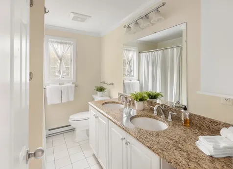 87 Schoolhouse Road Edgartown MA 02539