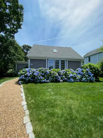 87 Schoolhouse Road Edgartown MA 02539
