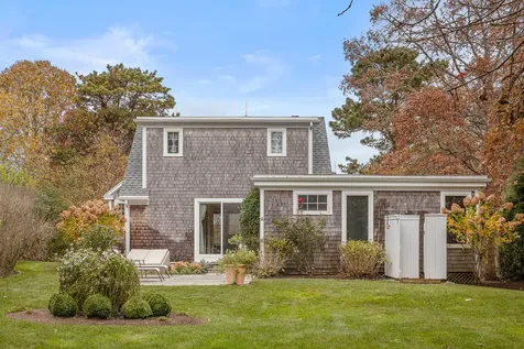87 Schoolhouse Road Edgartown MA 02539