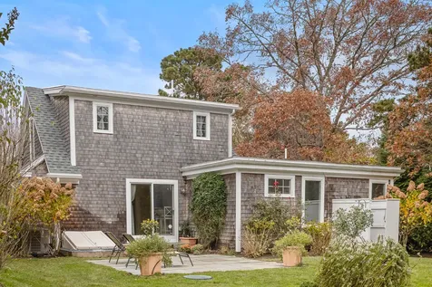 87 Schoolhouse Road Edgartown MA 02539