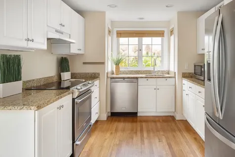 87 Schoolhouse Road Edgartown MA 02539