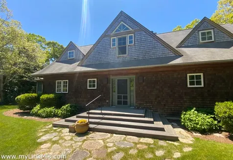 96 Algonquin Avenue Vineyard Haven MA 02568