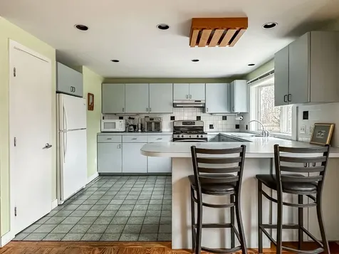 7 Parsonage Woods Road West Tisbury MA 02575