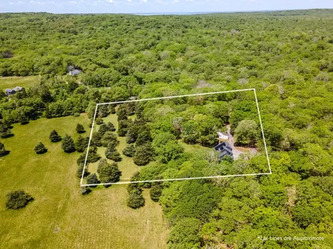 7 Parsonage Woods Road West Tisbury MA 02575