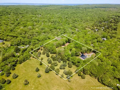 7 Parsonage Woods Road West Tisbury MA 02575