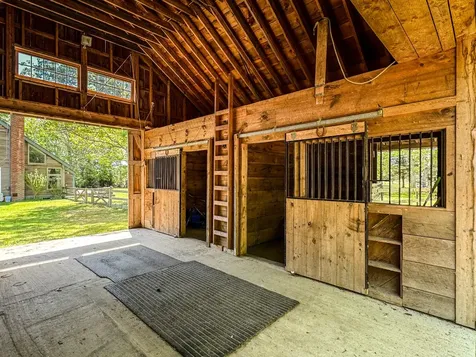 7 Parsonage Woods Road West Tisbury MA 02575