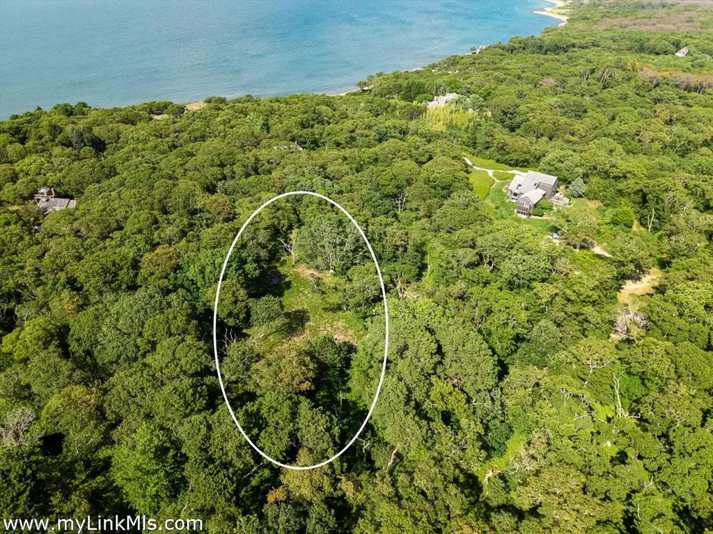 West Tisbury MA, 11 Beach Pebble Road