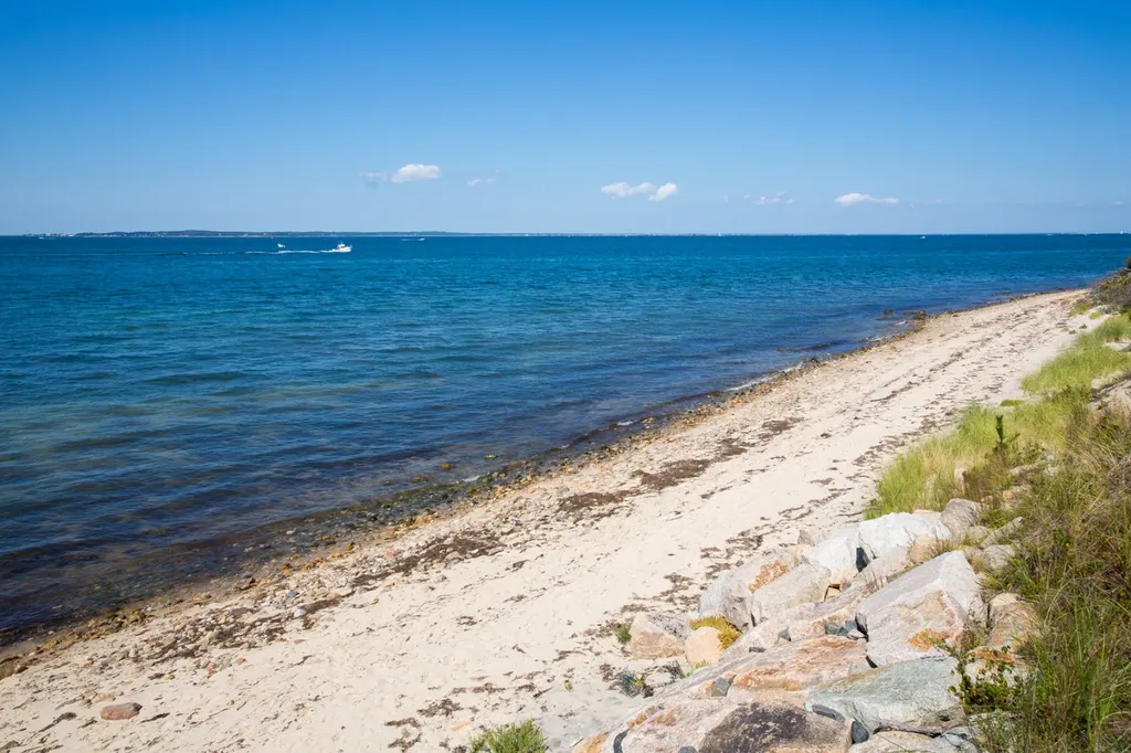 11 Beach Pebble Road West Tisbury MA 02568