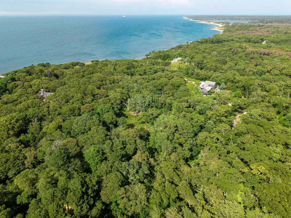 11 Beach Pebble Road West Tisbury MA 02568