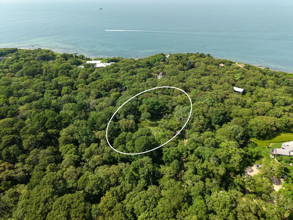 11 Beach Pebble Road West Tisbury MA 02568