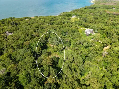 11 Beach Pebble Road West Tisbury MA 02568