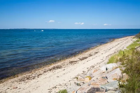 11 Beach Pebble Road West Tisbury MA 02568