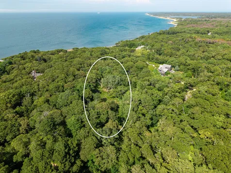 11 Beach Pebble Road West Tisbury MA 02568