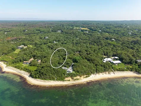 11 Beach Pebble Road West Tisbury MA 02568