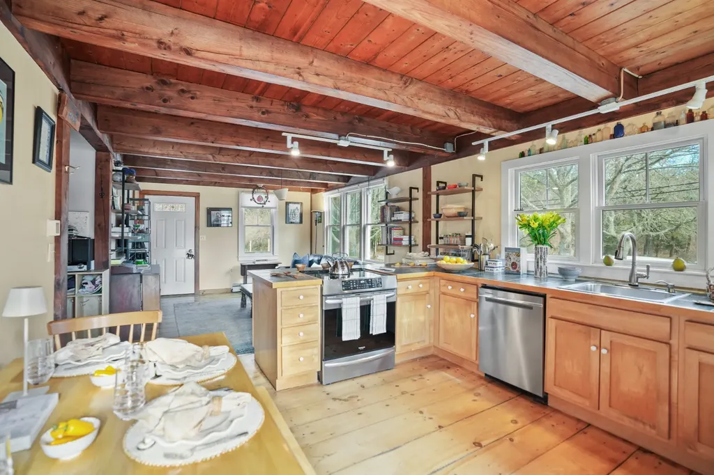 44 Plantingfield Way Edgartown MA 02539
