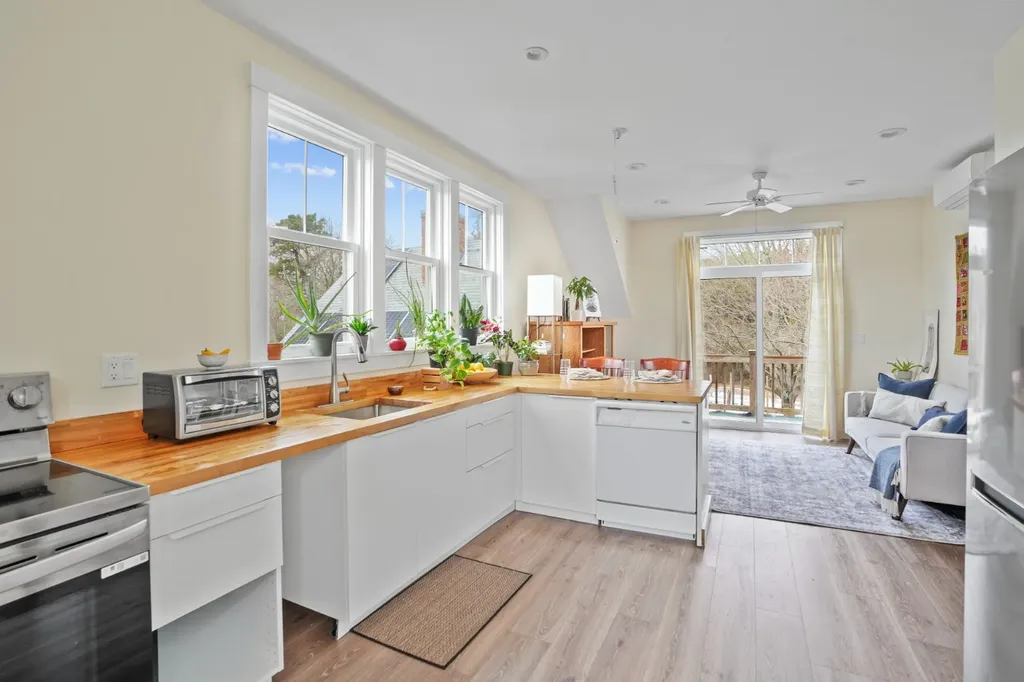 44 Plantingfield Way Edgartown MA 02539